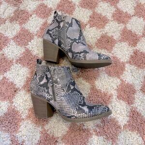 Universal Thread Snakeskin Ankle Zip Boots Booties